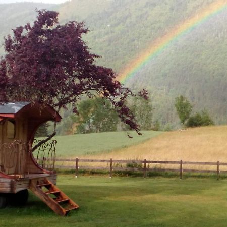 Roulotte Vercors Hotel Saint-Agnan-en-Vercors ภายนอก รูปภาพ
