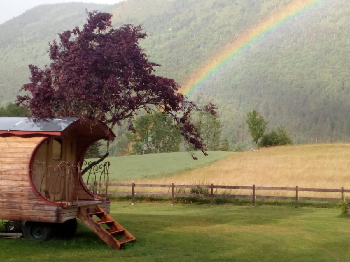 Roulotte Vercors Hotel Saint-Agnan-en-Vercors ภายนอก รูปภาพ